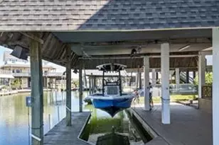 1318 Hawaii Dr, Tiki Island, TX 77554 - Photo 6