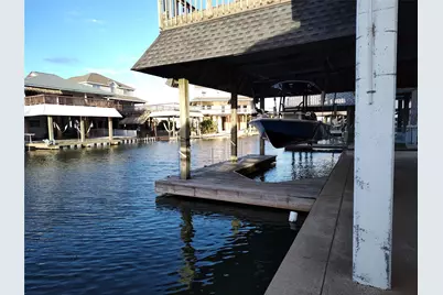 1318 Hawaii Drive, Tiki Island, TX 77554 - Photo 22