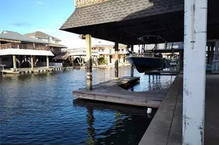 1318 Hawaii Dr, Tiki Island, TX 77554 - Photo 22