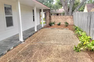 12531 Hazelwood Ln, Houston, TX 77077 - Photo 4