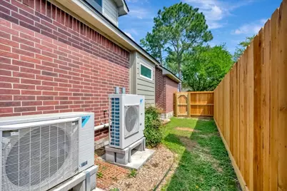 14010 Hazel Ridge Court, Houston, TX 77062 - Photo 34