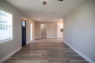 5502 Elm Tree Dr, Houston, TX 77048 - Photo 10