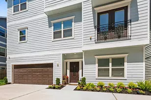 1026 W 24th St, Houston, TX 77008 - Photo 2