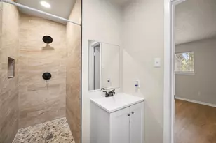 13335 Ambrose St, Houston, TX 77045 - Photo 12