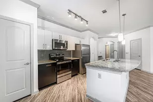 8877 Lakes at 610 Dr, Houston, TX 77054 - Photo 12