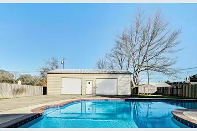 309 Still Forest Street, Liberty, TX 77575 - Photo 4