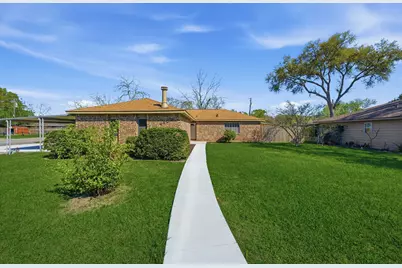 4803 28th Street E, Dickinson, TX 77539 - Photo 2