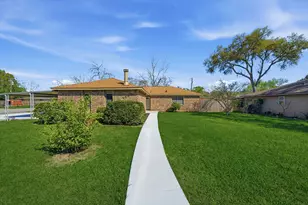 4803 28th St E, Dickinson, TX 77539 - Photo 2