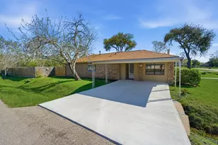 4803 28th St E, Dickinson, TX 77539 - Photo 1