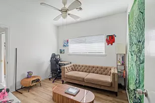 2804 Arlington St, Houston, TX 77008 - Photo 10