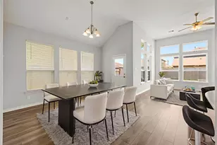 8803 W Cres Lake Cir, Baytown, TX 77521 - Photo 4