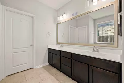 8803 W Crescent Lake Circle, Baytown, TX 77521 - Photo 10