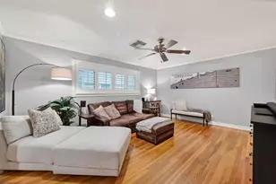 9606 Winsome Ln, Houston, TX 77063 - Photo 14