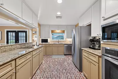 9606 Winsome Lane, Houston, TX 77063 - Photo 10