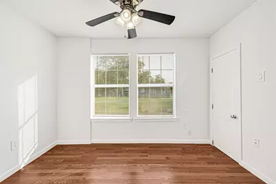 715 N 1st Street, Baytown, TX 77520 - Photo 16