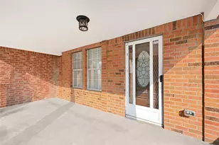 715 N 1st St, Baytown, TX 77520 - Photo 26