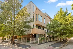 2202 Whitney St, Houston, TX 77006 - Photo 2