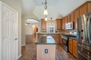 5210 Cottonwood Creek Ln, League City, TX 77573 - Photo 10