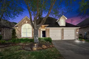 5210 Cottonwood Creek Ln, League City, TX 77573 - Photo 2
