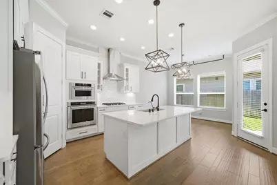 10009 Granary Drive, Houston, TX 77080 - Photo 1