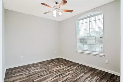 104 Indigo Brush Drive, La Marque, TX 77568 - Photo 4