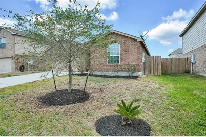 104 Indigo Brush Drive, La Marque, TX 77568 - Photo 2