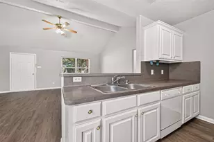 16200 Sun View Ln, Conroe, TX 77302 - Photo 8