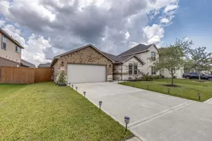 1318 Cascade Hls Dr, Rosharon, TX 77583 - Photo 2