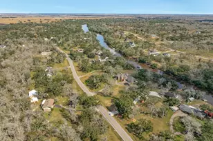 703 County Rd 605, Angleton, TX 77515 - Photo 14