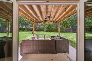 13 Fiddleleaf Ct, The Woodlands, TX 77381 - Photo 4