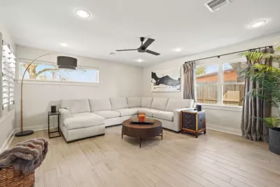 5009 Libbey Lane, Houston, TX 77092 - Photo 10