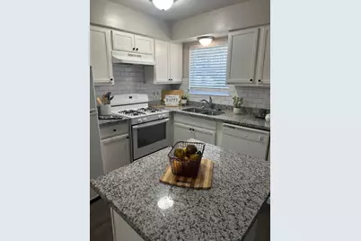 1101 E Main Street, League City, TX 77573 - Photo 1