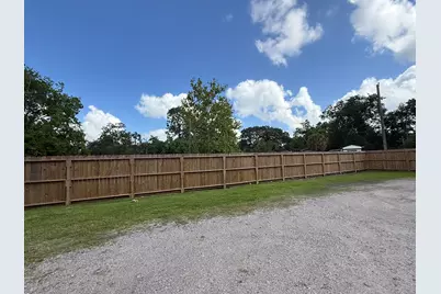 1101 E Main Street, League City, TX 77573 - Photo 10