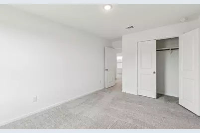 1009 S Oakhurst Drive, Dayton, TX 77535 - Photo 18