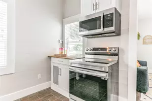1117 29th St, Galveston, TX 77550 - Photo 12