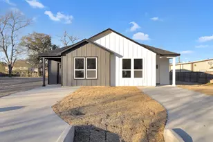 104 Runnels St, Willis, TX 77378 - Photo 2