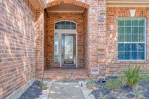 13922 Normandy Ct, Sugar Land, TX 77498 - Photo 4