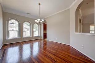 13922 Normandy Ct, Sugar Land, TX 77498 - Photo 8