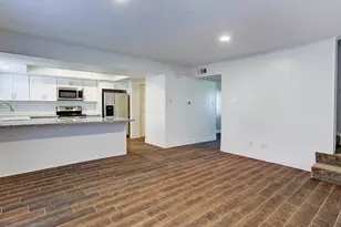 10458 Hammerly Blvd, Houston, TX 77043 - Photo 6