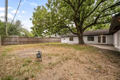1900 Amy Drive, Baytown, TX 77520 - Photo 32