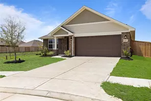 2257 W Post Oak Cir, Dayton, TX 77535 - Photo 2