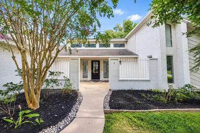 109 Dorado Drive, Friendswood, TX 77546 - Photo 2