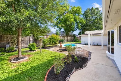 109 Dorado Drive, Friendswood, TX 77546 - Photo 4