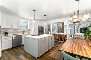 319 Pompano Ln, Freeport, TX 77541 - Photo 12