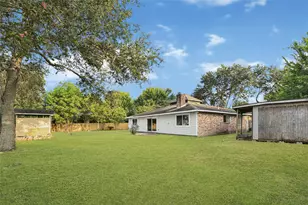 10554 Quail Ridge Ln, Sugar Land, TX 77498 - Photo 6