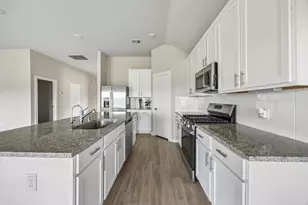 4989 Perennial Ln, La Marque, TX 77568 - Photo 4