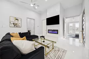 3458 Simmons St St, Houston, TX 77004 - Photo 2