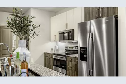 7100 Uvalde Road #1104, Houston, TX 77049 - Photo 4