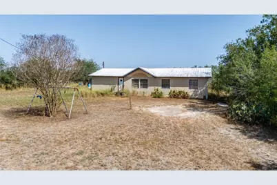 2389 River Oaks, Skidmore, TX 78389 - Photo 4