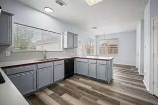9366 Corner Oaks Ln, Houston, TX 77036 - Photo 14
